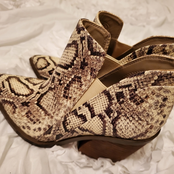 NIB Vince Camuto | Snakeskin Heel western ankle boot - Picture 3 of 7